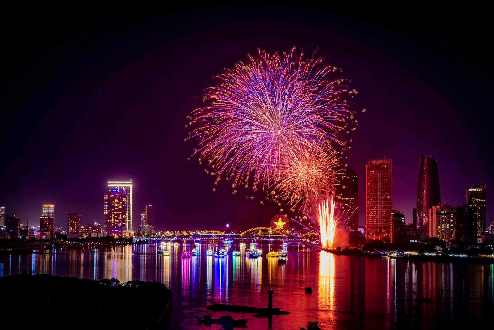 Khám phá Đà Nẵng mùa DIFF: thành phố không ngủ, trải nghiệm không giới hạn
 - 2